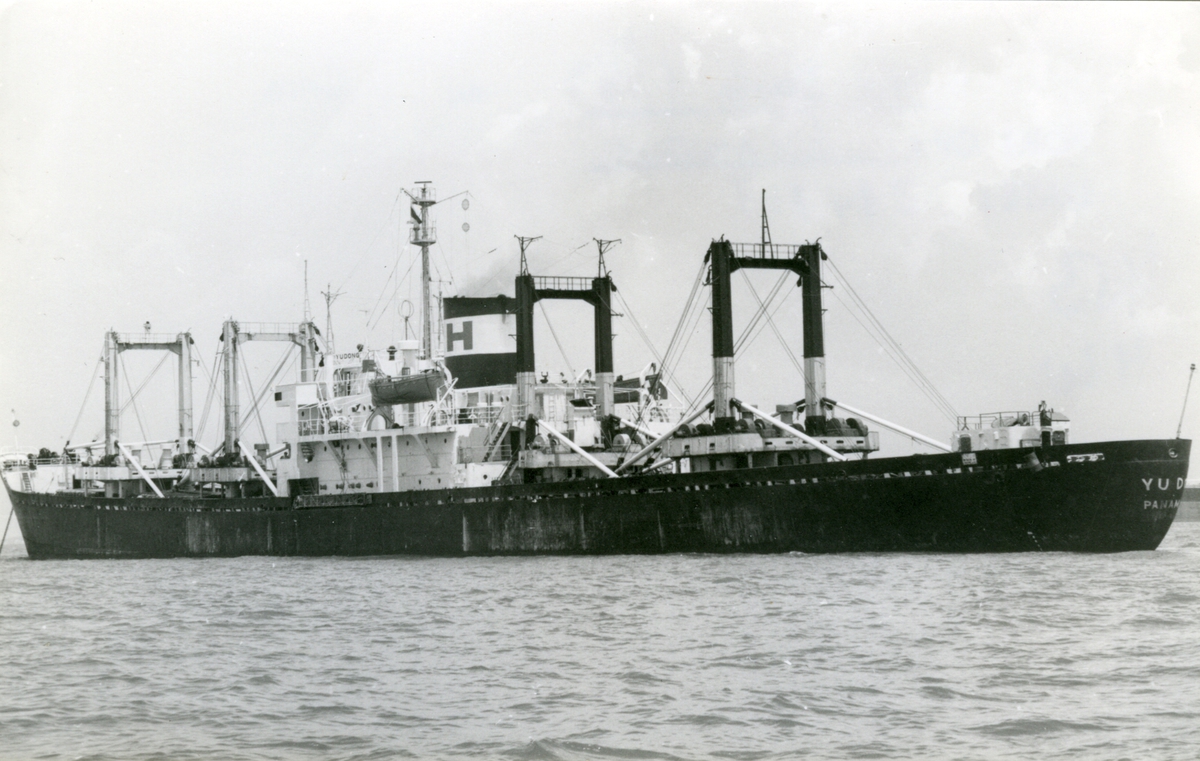 Ägare:/1981-82/: Hyundae Shipping Co. Ltd., /1982-82/: Yu Dong Shipping S.A. Hemort: Panama.