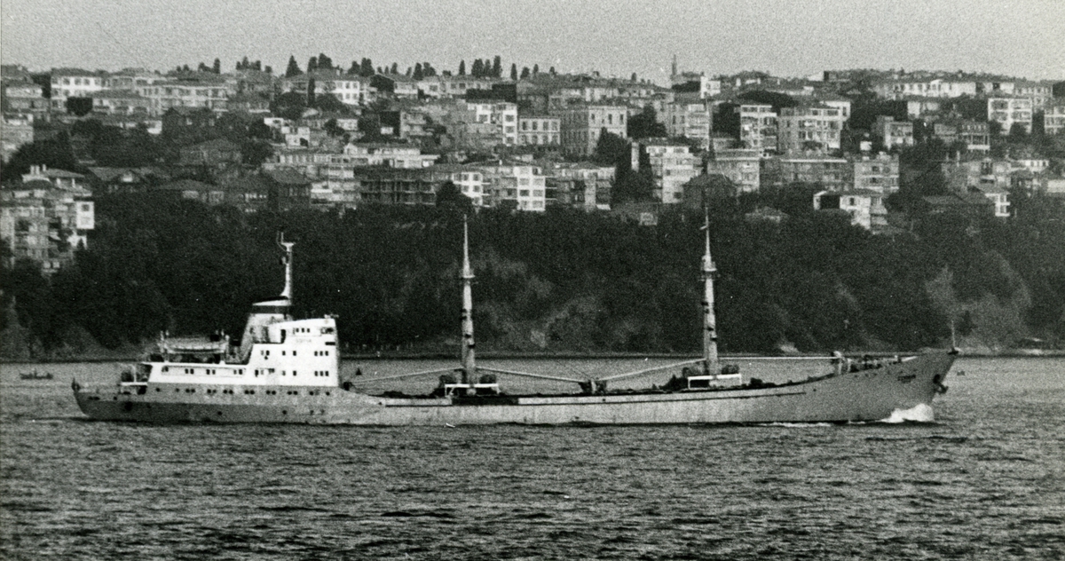 Ägare:/1963-93/: Navigation Maritime Bulgare. Hemort: Varna.
