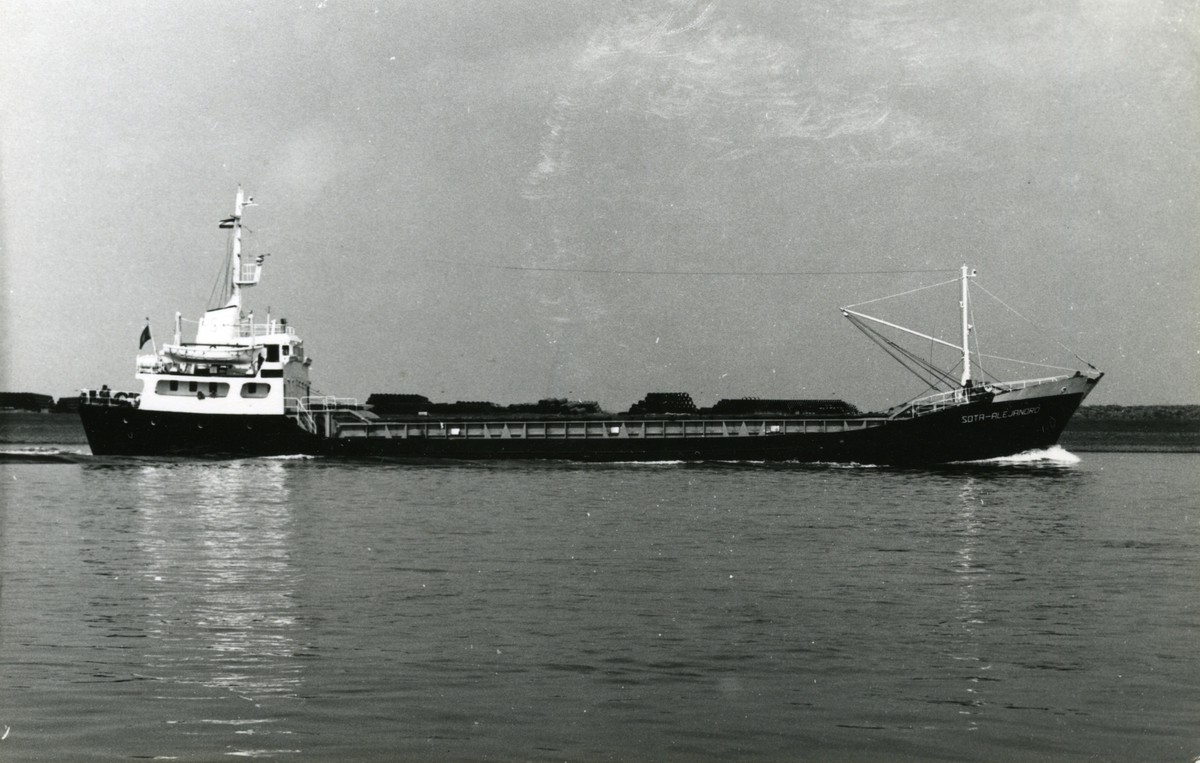 Ägare:/1975-84/: Eduardo de la Sota Poveda S.A. Hemort: Bilbao.