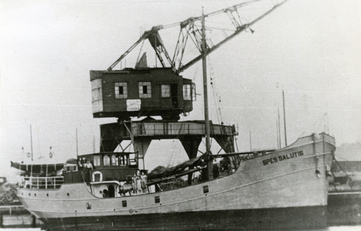 Ägare:/1932-42/: E. Pilon. Hemort: Groningen.