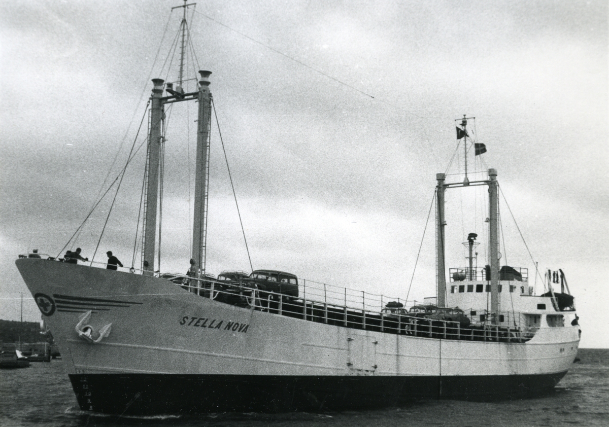 Ägare:/1960-64/: Rederi AB Bertil Skanse & Co. Hemort: Skärhamn.