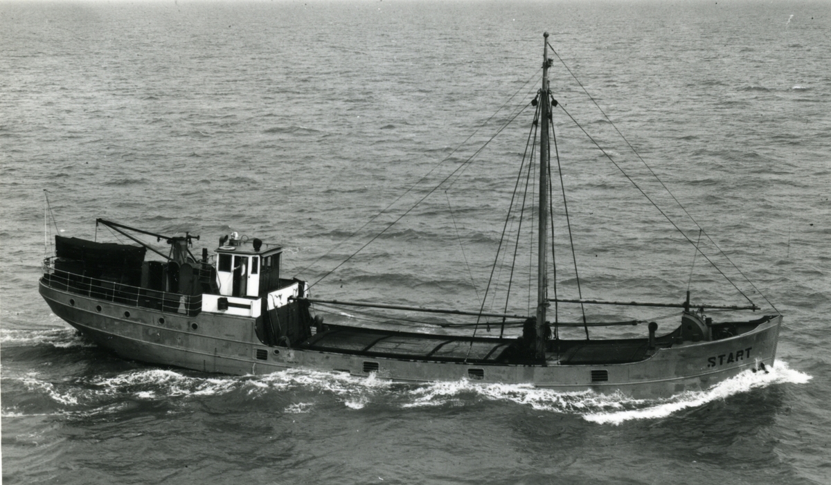 Ägare:/1951-63/: Kustvaartrederij m/s Start. Hemort: Groningen, /1964-66/: J. Dijkhuis. Hemort: Amsterdam.