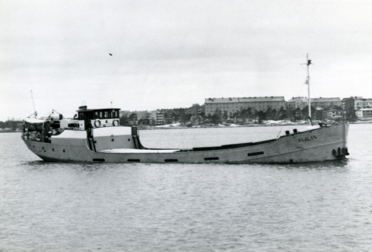 Ägare:/1964-69/: ett partrederi, Huvudredare: Viking Henriksson. Hemort: Mariehamn.
