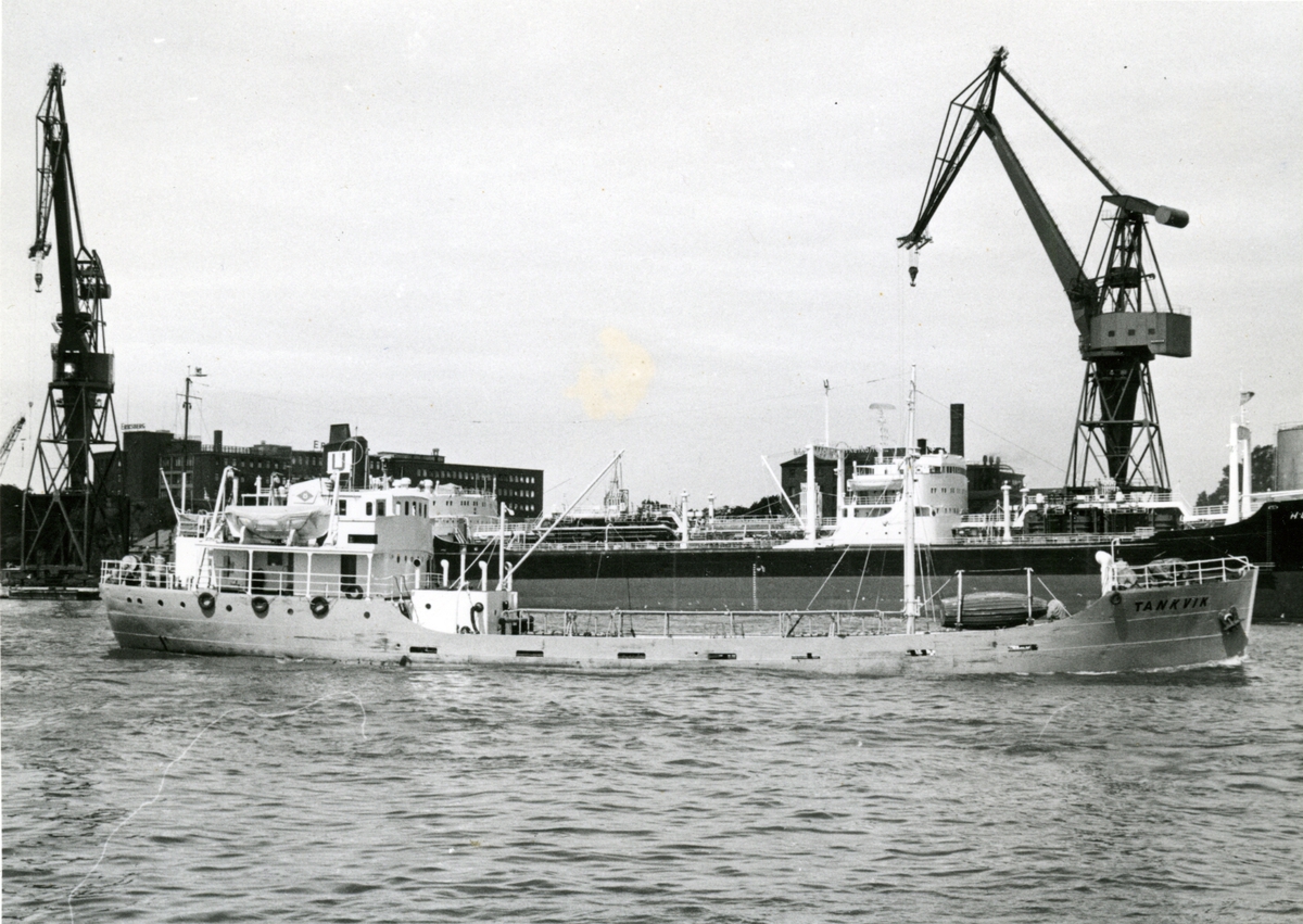 Ägare:/1966-73/: Rederi AB Öckerötank. Hemort: Öckerö.