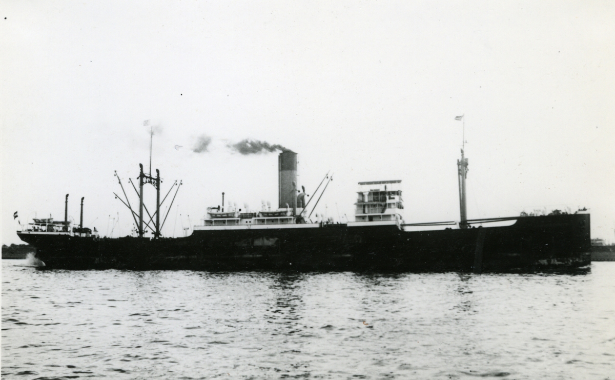 Ägare:/1941-45/: Hamburg-Südamerikanische Dampfschiffahrts Ges. Hemort: Bremen.