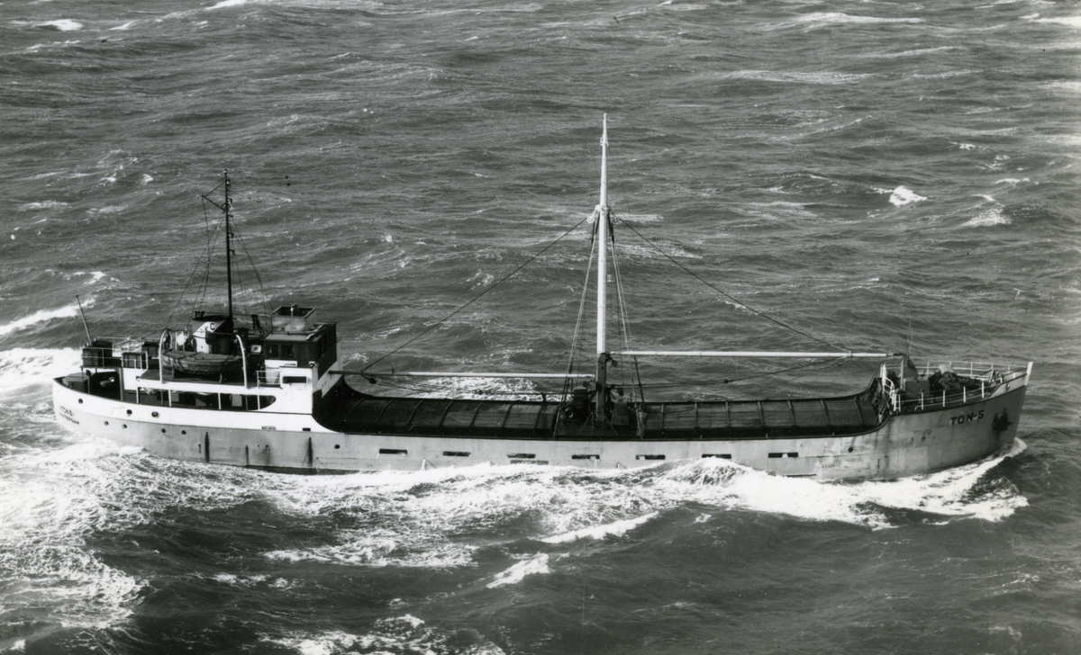 Ägare:/1937-60/: N.V. Zeevaart Maatschappij Ton. Hemort: Rotterdam.
