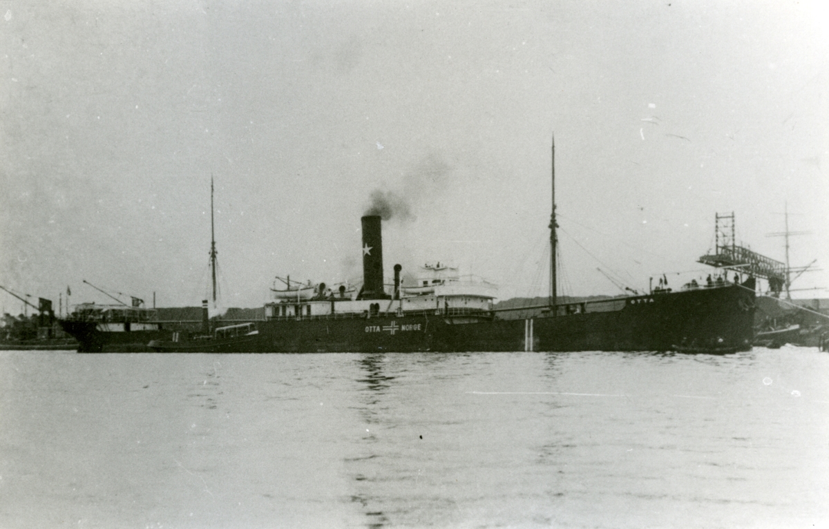 Ägare:/1899-1915/: ett partrederi, Huvudredare: Lorentz W. Hansen,
/1915-27/: Lorentz W. Hansens Rederi-A/S. Båda med hemort: Bergen.