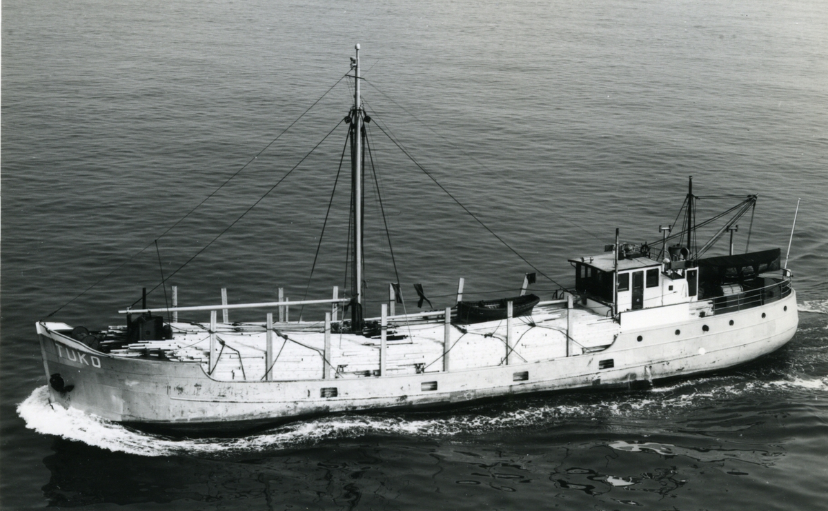 Ägare:/1935-54/: G. Tuil. Hemort: Delfzijl.