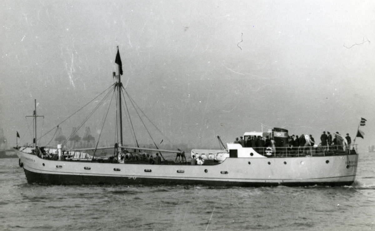 Ägare:/1950-56/: Gebrüder Ulmann. Hemort: Hamburg.