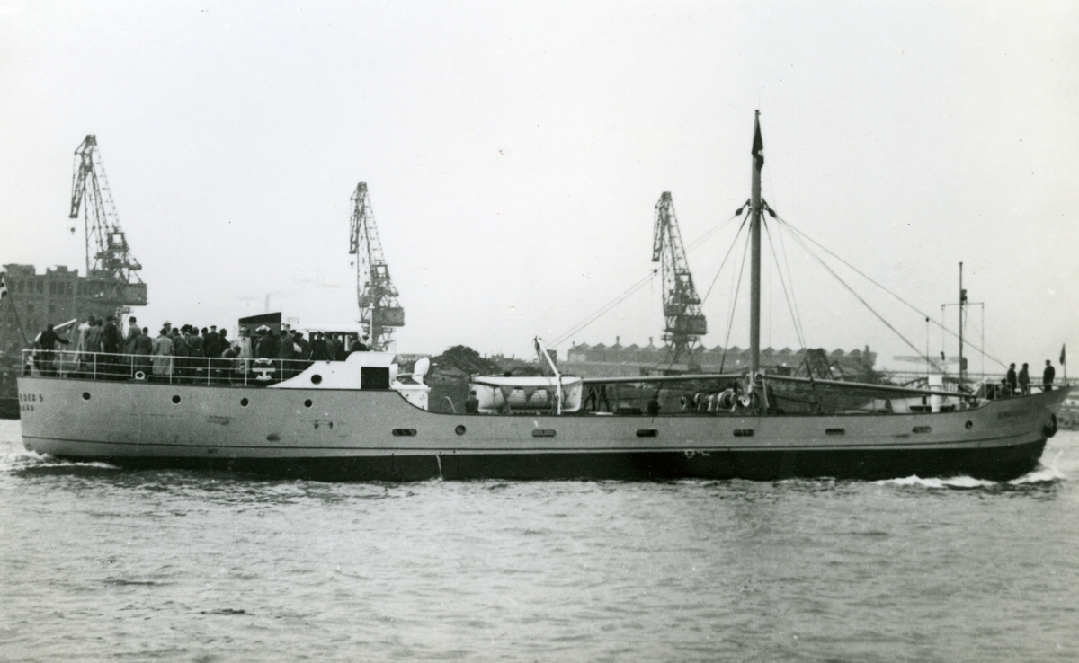 Ägare:/1950-56/: Gebrüder Ulmann. Hemort: Hamburg.