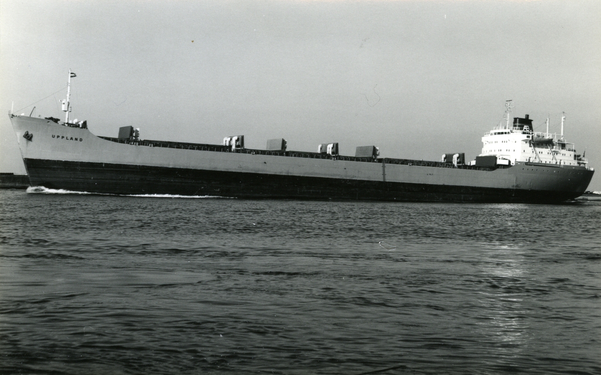 Ägare:/1963-76/: Broströms Rederi AB. Hemort: Göteborg.