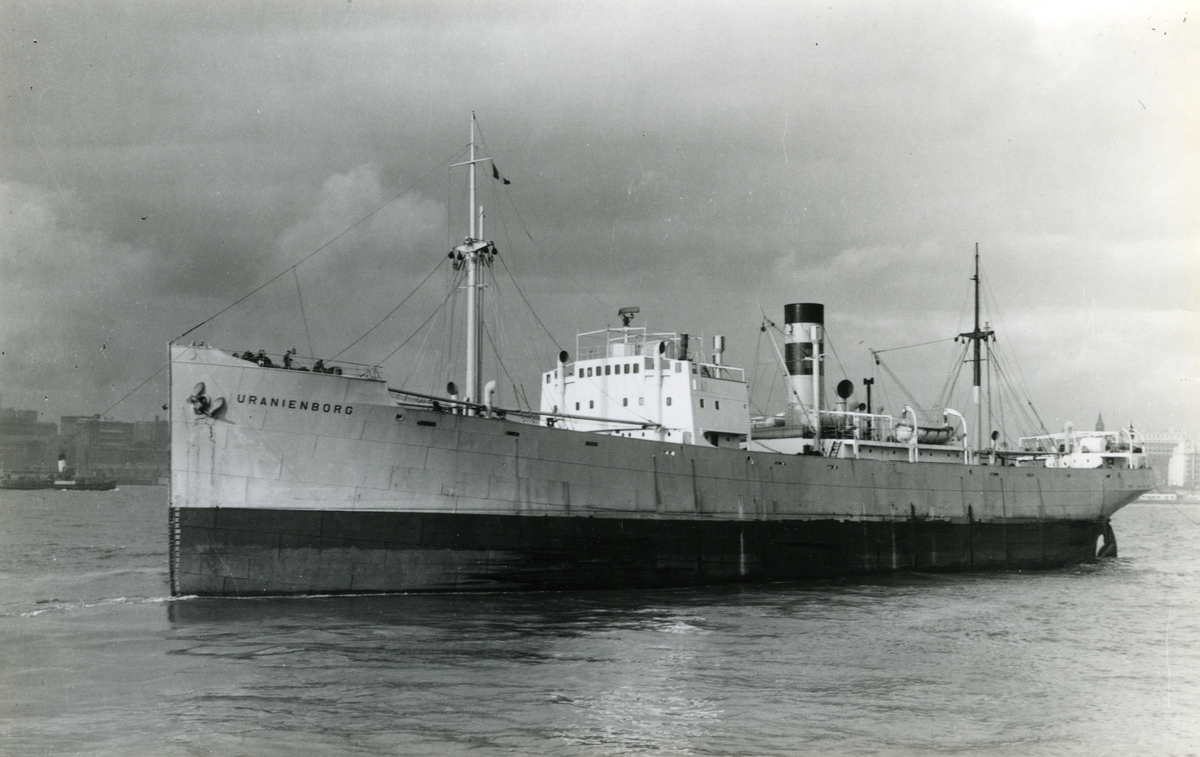 Ägare:/1922-40, 1945-59/: A/S Dampskibsselskabet Dannebrog. Hemort: Köpenhamn.