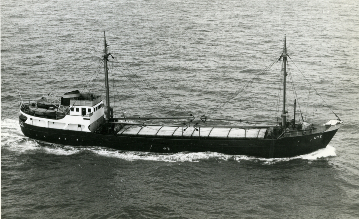 Ägare:/1953-58/: Zippa-Reederei G.m.b.H. Hemort: Düsseldorf.