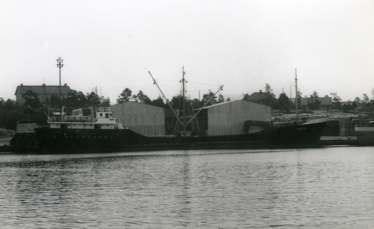 Ägare:/1970-71/: Chesham Shipping, Ltd. Hemort: London.