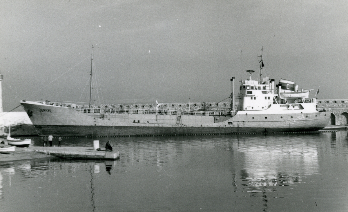 Ägare:/1959-  /: Citerna Maritime S.A., /   -71/: Citerna S.A. Båda med hemort: Le Havre.