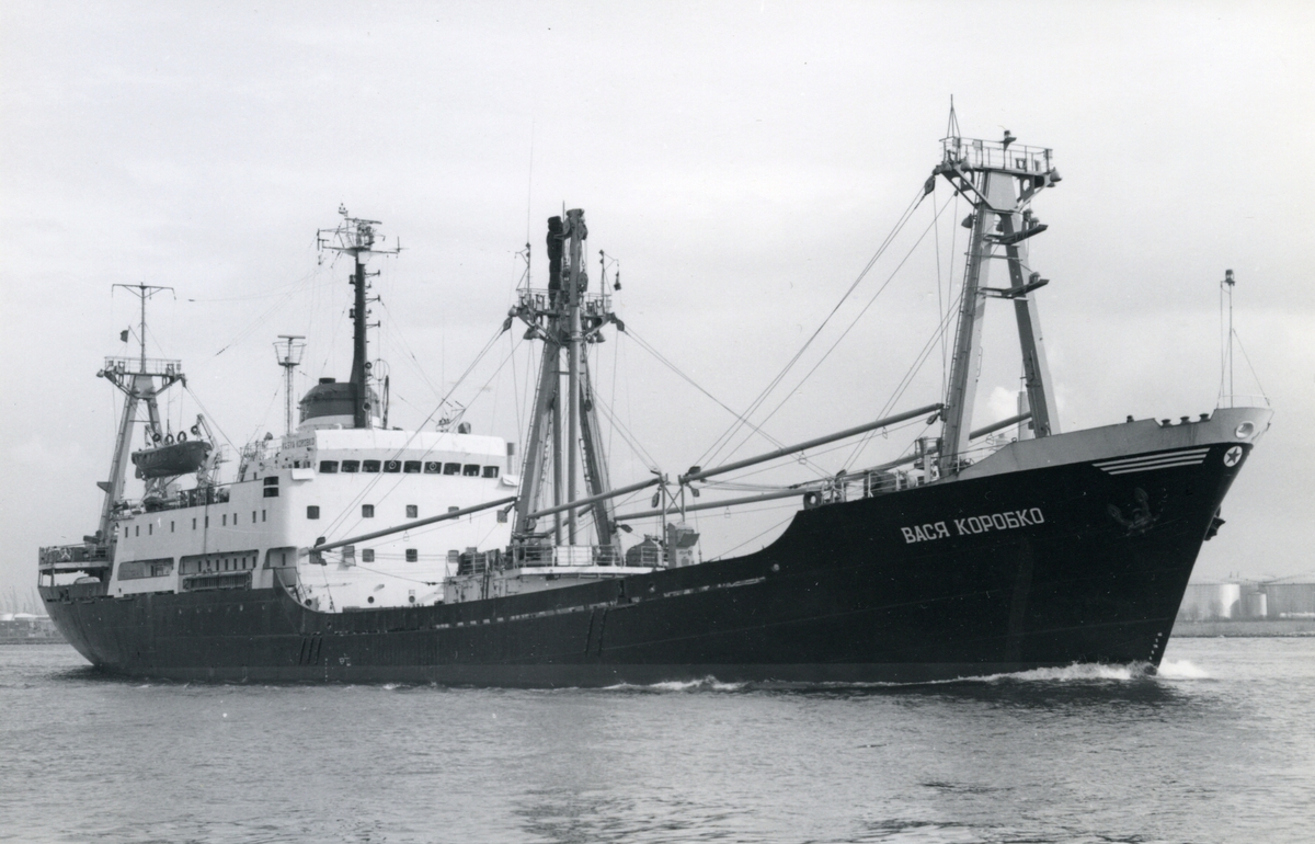 Ägare:/1970-91/: S.S.S.R. - Murmansk Shipping Co. Hemort: Murmansk.