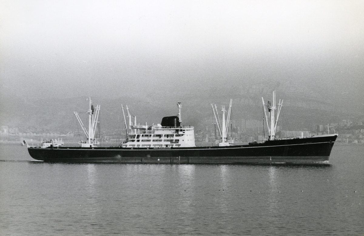 Ägare:/1961-76/: Compagnie des Messageries Maritimes S.A. Hemort: Dunkerque.
