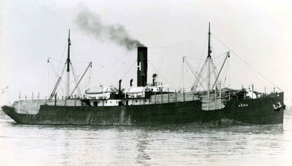 Ägare:/1923-43/: Rederi AB Sirius. Hemort: Helsingborg.
