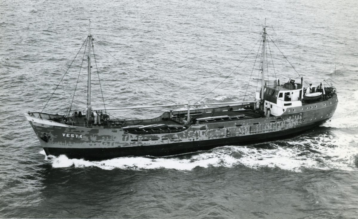 Ägare:/1952-57/: Kustvaartrederij M/S Vesta. Hemort: Groningen.