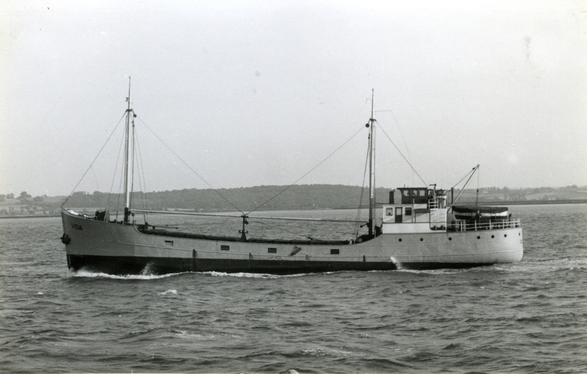 Ägare:/1935-54/: Lambertus Davids. Hemort: Delfzijl.