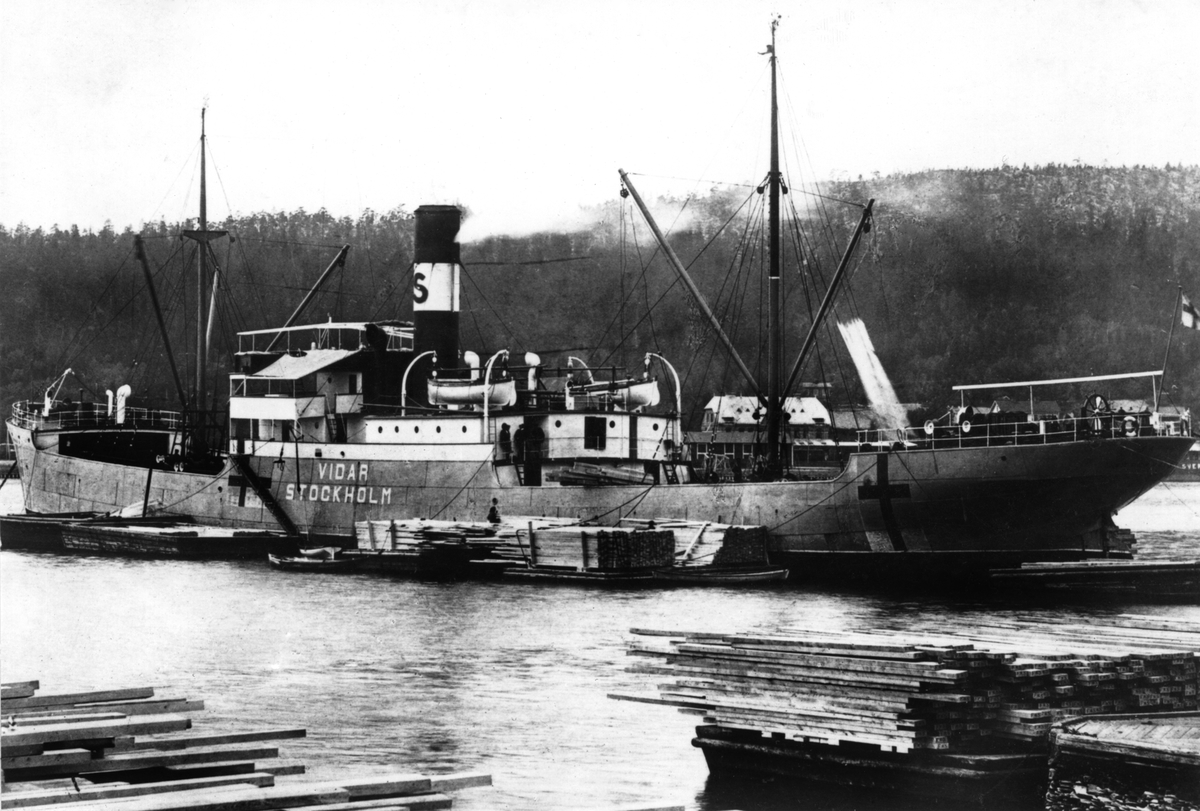 Ägare:/1913-17, 1920-39/: Stockholms Rederi AB Svea. Hemort: Stockholm.