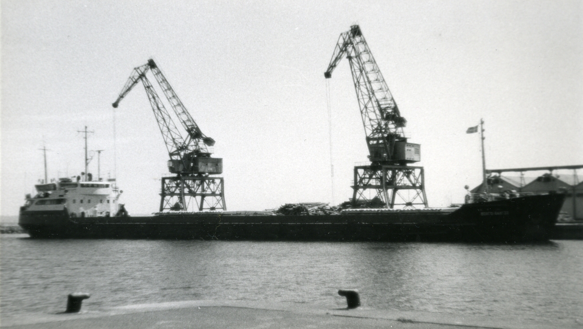 Ägare:/    -91/: S.S.S.R. Hemort: Leningrad.