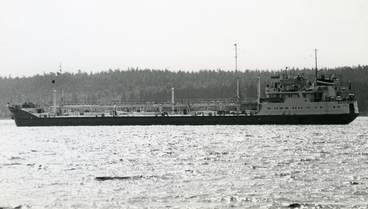 Ägare:/1978-  /: S.S.S.R. - Volgotanker River Shipping Co. Hemort: Leningrad.