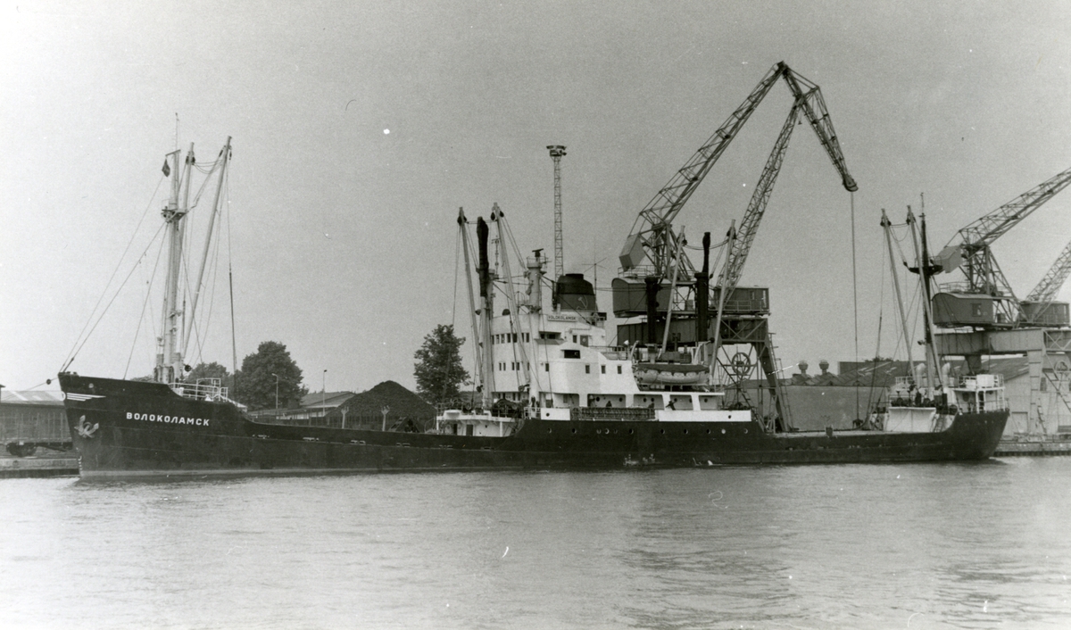 Ägare:/   -76/: S.S.S.R. - Latvian Shipping Co. Hemort: Riga.