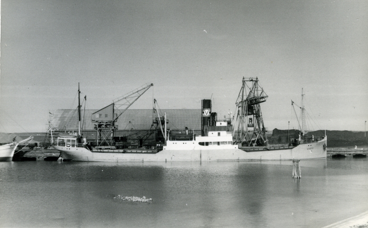 Ägare:/1954-64/: Cia. Maritima Voosi S.A. Hemort: Puerto Limon.