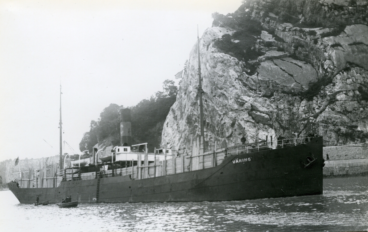 Ägare:/1923-48/: Förnyade Rederi AB Commercial. Hemort: Höganäs.