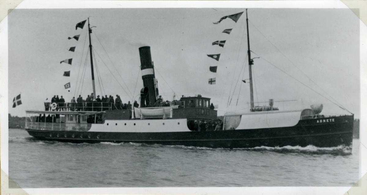 Fotografisk kopia inköpt av C. G. Jackson från Kronborgs Sjöfartsmuseum, Helsingör (DK)