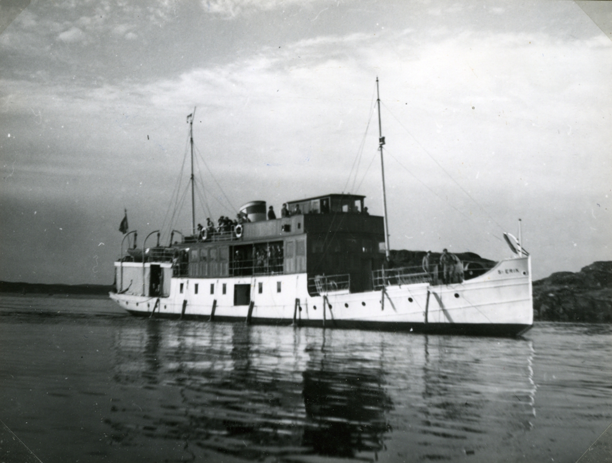 Fotodatum 27/7 1952. Fartyget vid Fiskebäckskil.