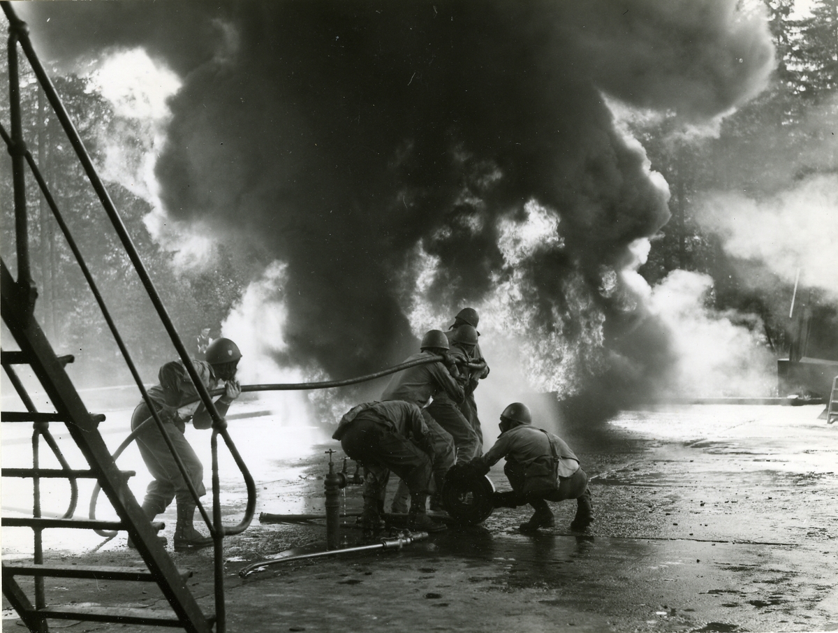 Kustflottans fälttävlingar aug. 1960. Brandsläckning.
