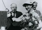 Oskarshamns varv.
Direktör Robert Ameln och bergsrådinnan Disa von Rettig strax före dopet 1.7.1952.