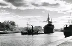 Inre hamnen i början av 1950-talet. Bogserbåten Alert under arbete.