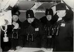 Officerare ombord på pansarskeppet SVERIGE 1939: fr v kapten A. O. J. Falkman, Chefen för kustflottan konteramiral Gösta Ehrensvärd (1885-1973), kapten B. Bertelsson (1902-1977) och kommendör Helge Strömbäck (1889-1960).