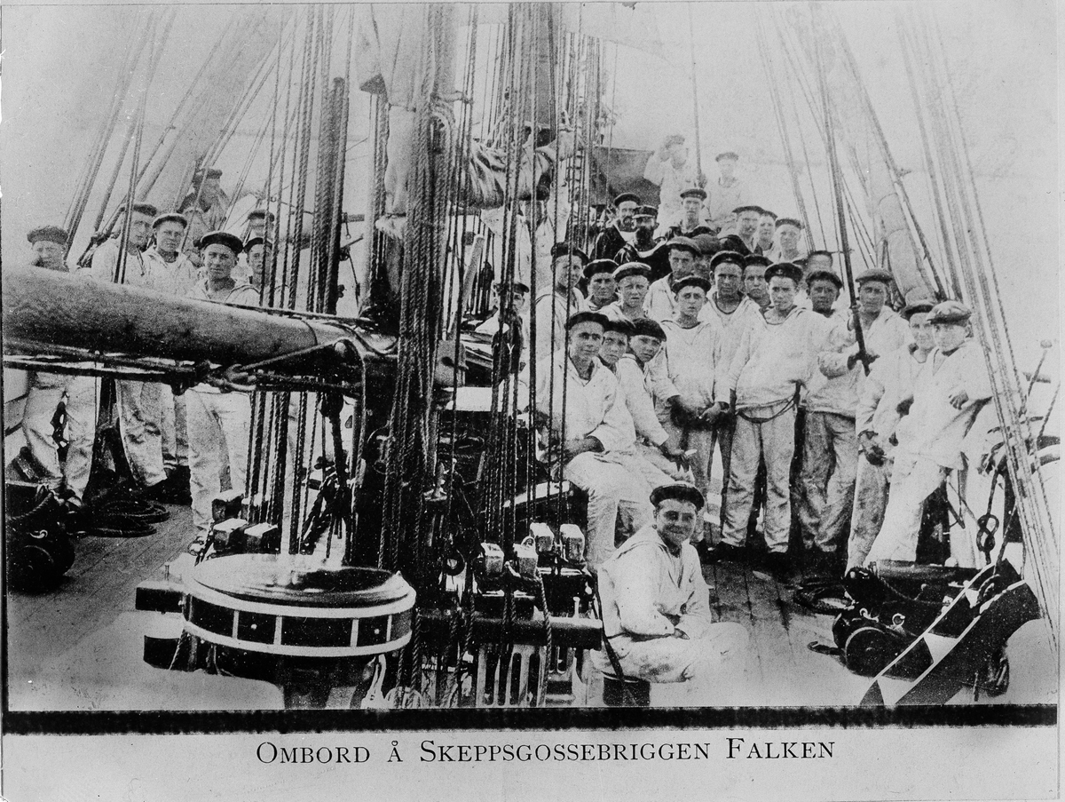 "Ombord å Skeppsgossebriggen Falken"