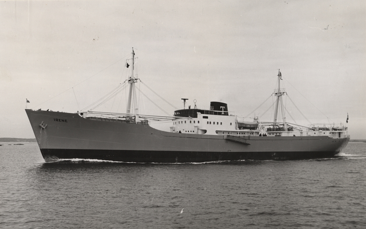 Lastmotorfartyget IRENE av Hälsingborg 1956.