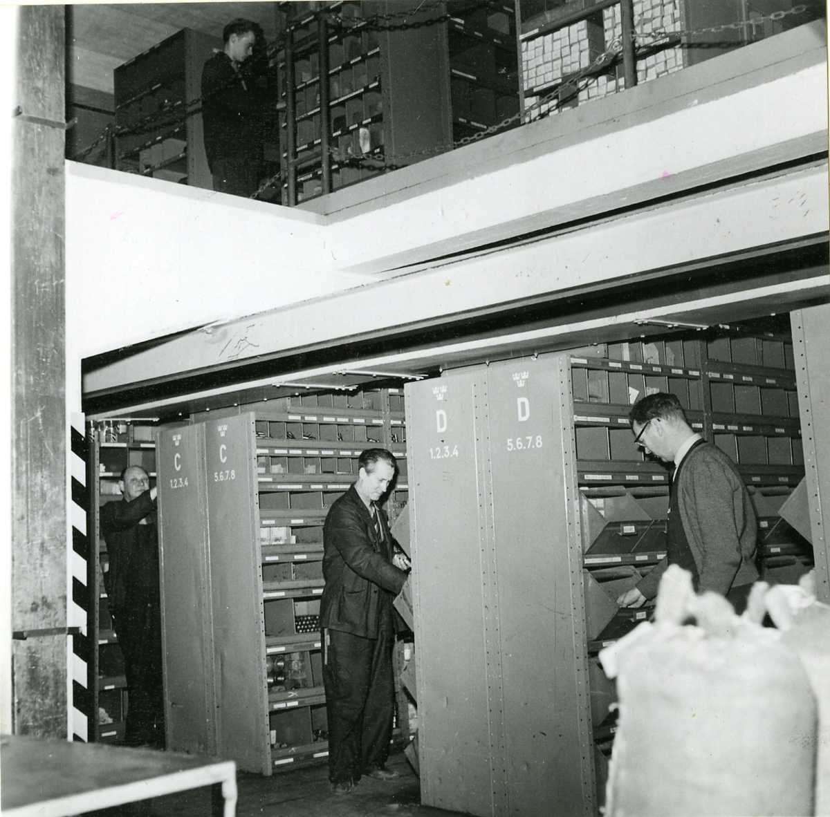 Verkstadsförråd på Stockholms örlogsvarv, jan 1957.