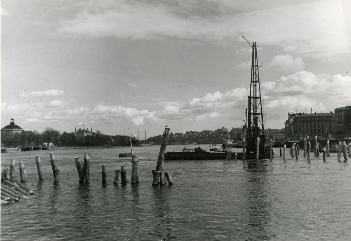 Strömbron i Stockholm under byggnad i slutet av 1940-talet.