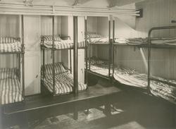 Interiör från en 3:e klass sovhytt ombord på S/S Stockholm a