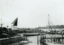 På pansarskeppet GÖTA sommaren 1893.

30. Pansarskeppen GÖTA