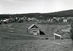 Ångermanland, Nordingrå sn. Bebyggelsen i Barsta fiskeläge. De flesta i Barsta äger ett småbruk 