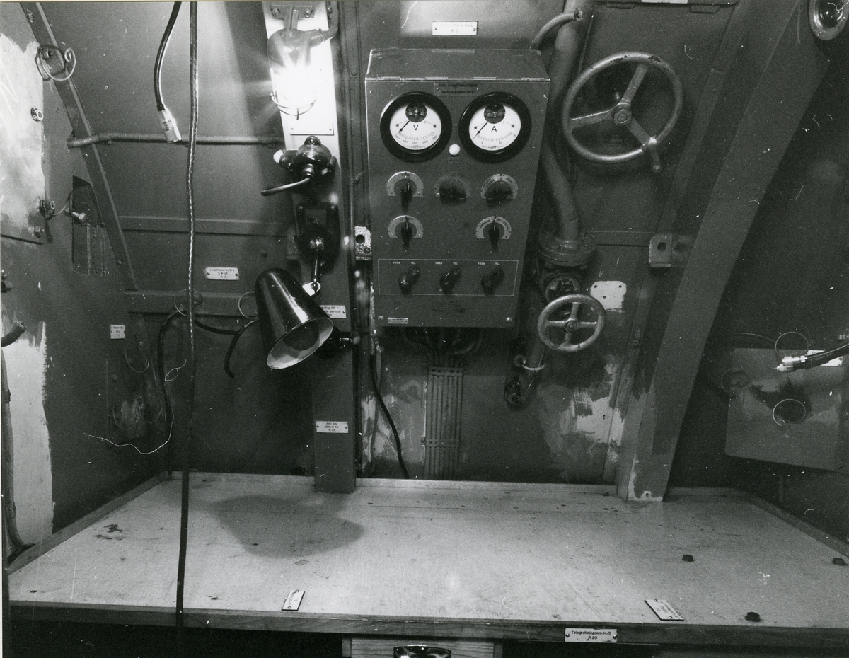 Foto visande hydrofonhytt ubåten "Näcken".