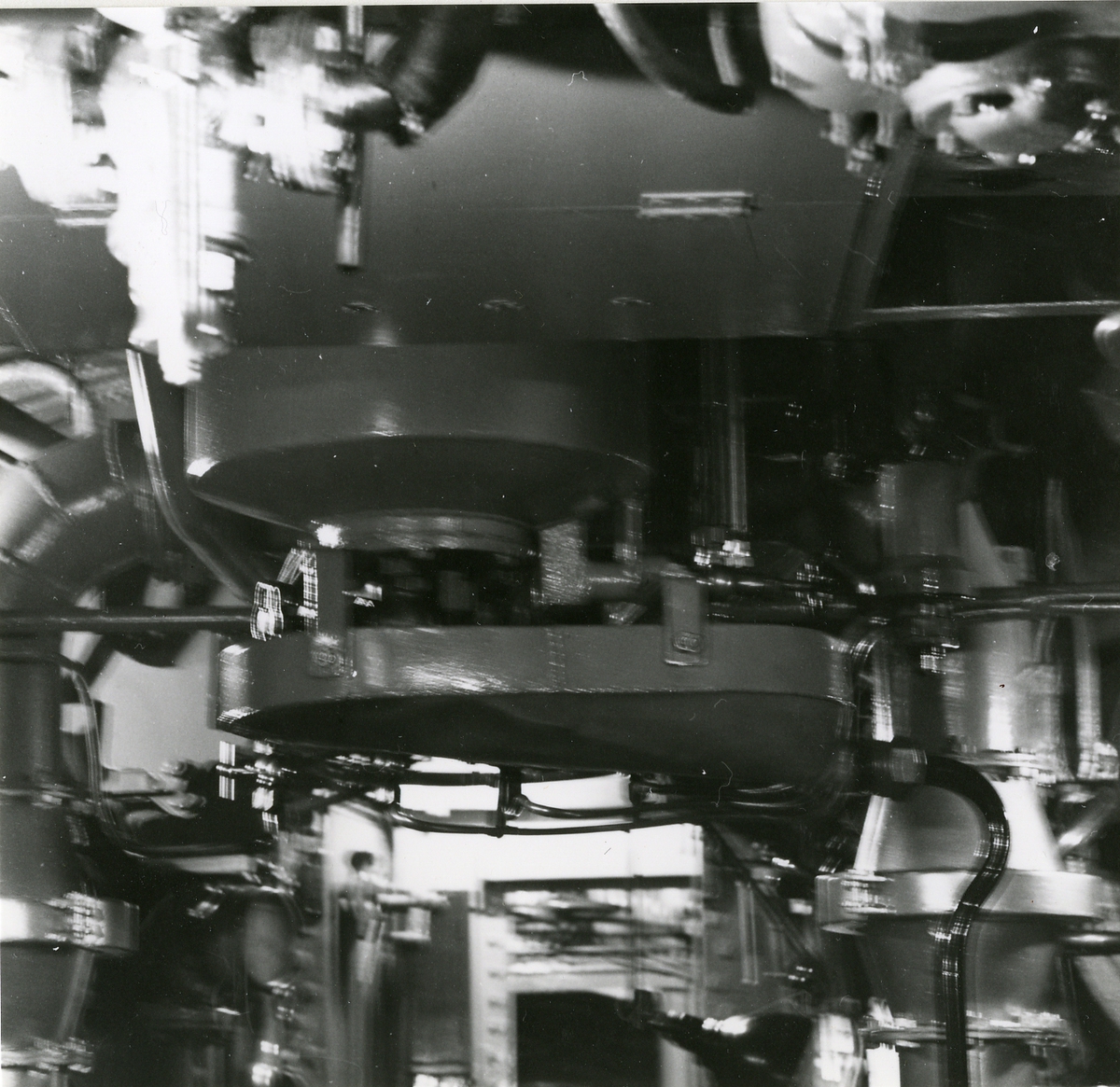 Interiör av dieselmotorrummet ubåten "Näcken".