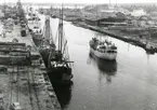 Vy över inre hamnen i Gävle, år 1956.