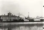 Lastångfartyget KOLGA av Stockholm i Åhus hamn den 21.5.1903.
