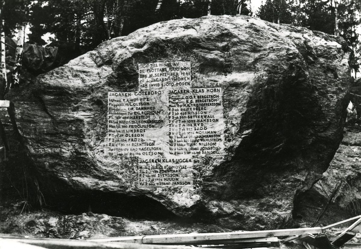 Jagarolyckan vid Hårsfjärden den 17.9.1941. Minnestavla.