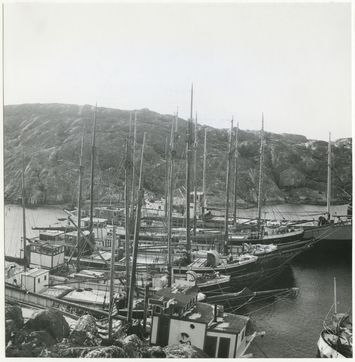 Vinterliggare i Skärhamn 1961-62.
Bildserie om 4 bilder.
