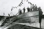 Fraktfartyg byggt på Ramsövarvet på 1910-talet. Foto efter sjösättning.
